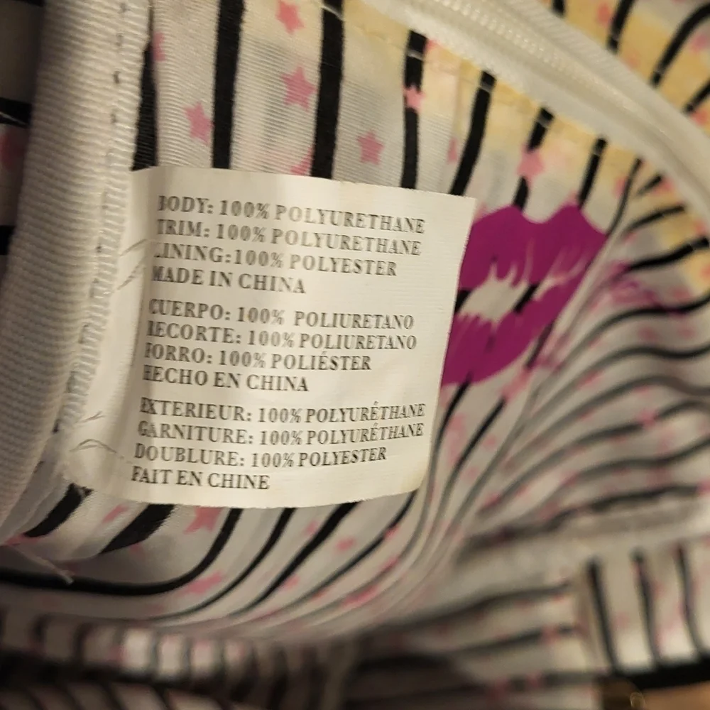 Betsey Johnson benefits charity